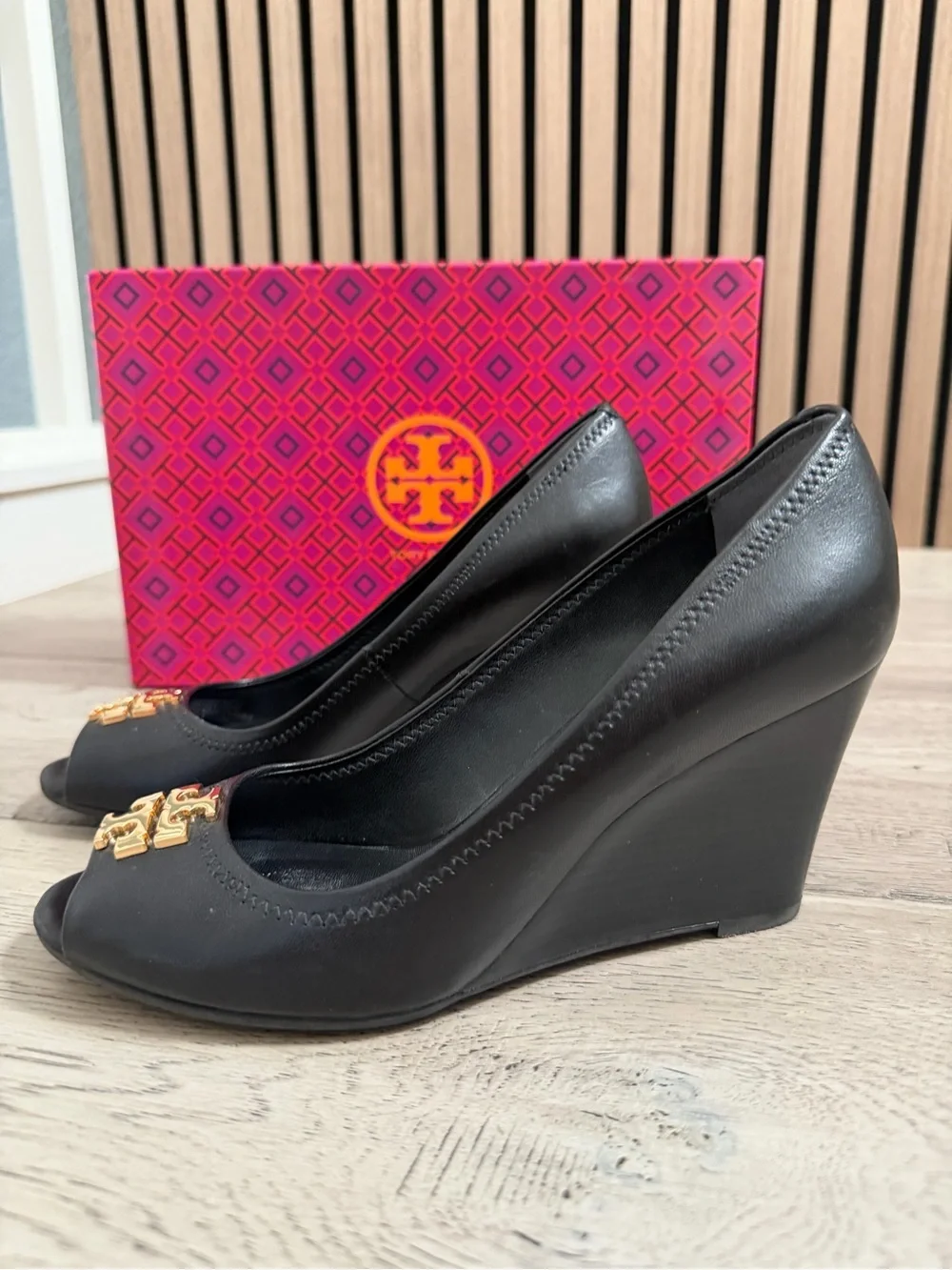 Tory Burch Laura 85 mm Black Open Toe Heels with Gold Logo 6.5